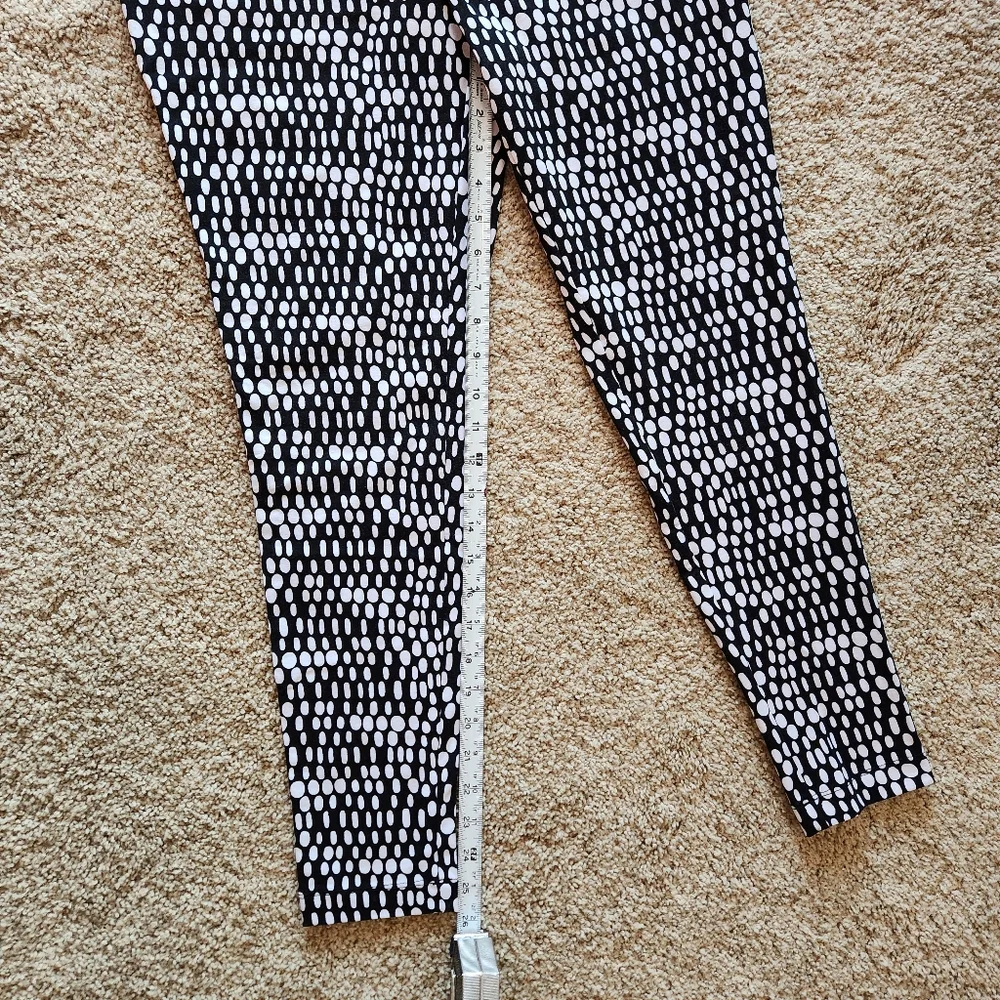 Chico's Zenery legging Size 8 or Chico's 1 Color Black with White dot pattern - Picture 7 of 16